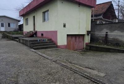 Casă cu 2 camere cu Canalizare în 1 Mai - 2