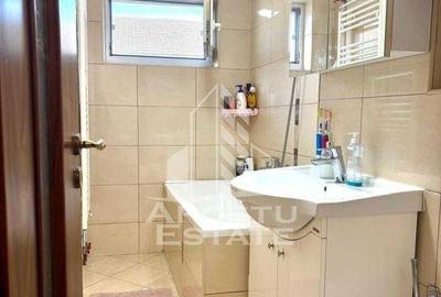 Apartament cu 3 camere decomandat în Dâmbovița