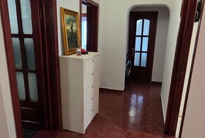 Apartament cu 4 camere decomandat în Central - 20