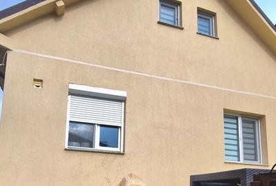 Casă cu 4 camere în Central - 1