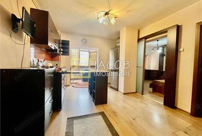 Apartament 2 CD, ultracentral, de inchiriat