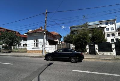 Casă cu 3 camere în Traian