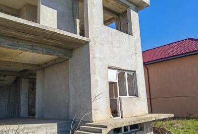 Casa la rosu  de vanzare in Constanta - 4