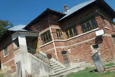 Casă cu 4 camere în Mălureni - 2