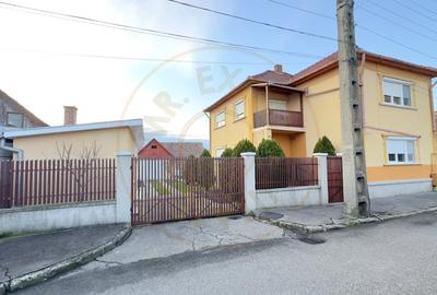 Casa 4 camere P+1, Teren 433 mp - Str. Cornului - Carei - 1