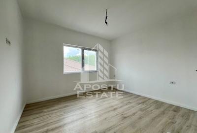 Duplex despartit prin camera tehnica, langa scoala, aproa... - 2