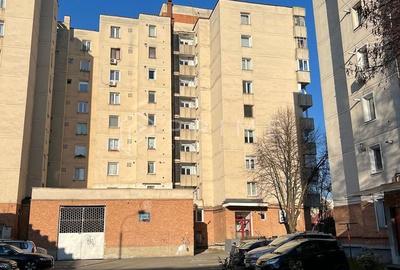 Apartament cu 4 camere în 7 Noiembrie - 7