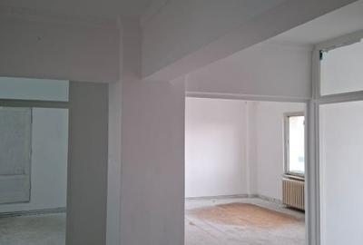 Apartament cu 3 camere decomandat în Unirii - 10