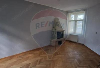 Vila S+P+1E+M cu 7 camere de vanzare in TG. OCNA - 12