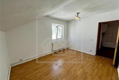 Ap cu 2 camere, 45 mp utili, pod - Zona Strand - 13