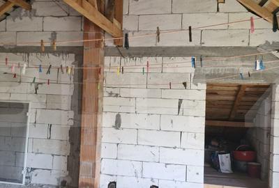 Casă cu 5 camere cu Teren 1150 Mp în Mănești - 11