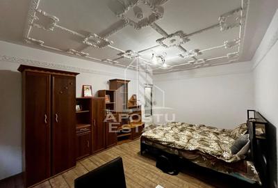 Apartament cu 3 camere decomandat, mobilat în Lipovei - 2