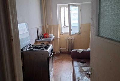 Apartament cu 3 camere decomandat în Zimbru - 1