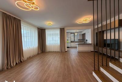 Casă cu 5 camere cu Teren 300 Mp în Tunari