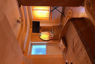 Apartament cu 3 camere decomandat în Rovinari - 2