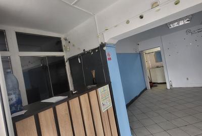 Spațiu comercial, de 85 mp, în Central - 3
