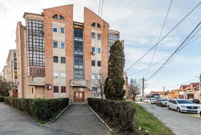 Apartament cu 4 camere decomandat, mobilat în Alfa - 1