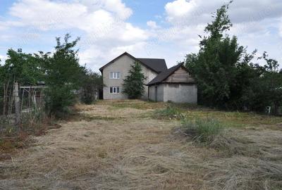 Casa de vanzare in Golesti, parter si etaj , 220 mp construiti , teren 916mp, la rosu - 6