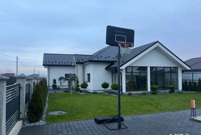 Casă cu 4 camere în Central - 3