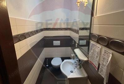 Spațiu comercial, de 65 mp, în P-ța Victoriei - 9