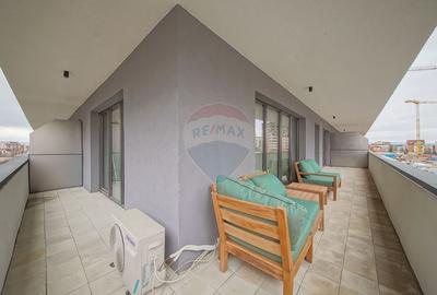 Apartament cu 2 camere semidecomandat, mobilat în Tractorul - 21