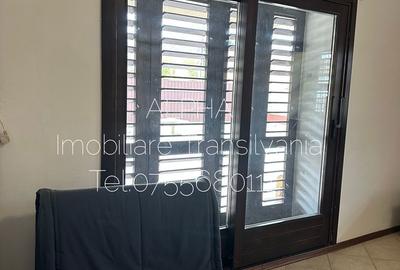 Casă cu 5 camere cu Teren 3200 Mp în Central - 2