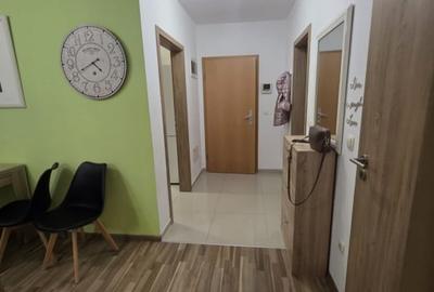 Apartament cu 2 camere decomandat, mobilat în Tractorul - 5