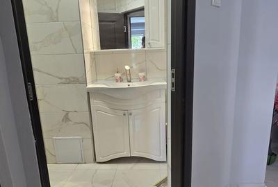 Apartament cu 2 camere semidecomandat în Micro 9 - 12