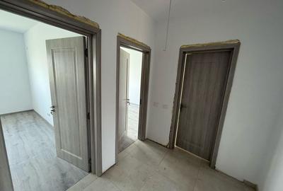 Duplex cu 4 camere cu Canalizare în Exterior Est - 2