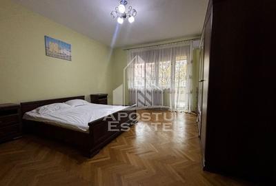 Apartament 4 camere, loc de parcare, zona Centrala - 1