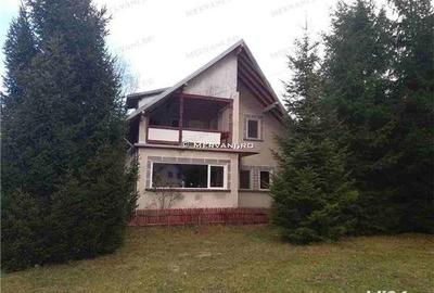 Casă cu 5 camere în Central