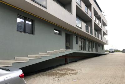 Spațiu comercial, de 50 mp, în Central - 3