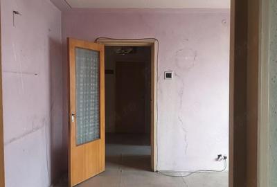 Apartament cu 3 camere semidecomandat în Rahova - 5