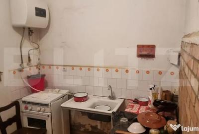 Casă cu 4 camere cu Teren 2800 Mp în Central - 2