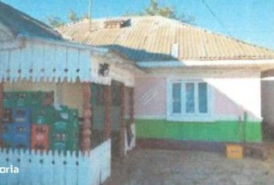 Casă cu 2 camere cu Teren 200 Mp în Central - 3