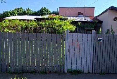 Bucurestii Noi Vând casa bătrânească 3 cam  toate utilitățile curte proprie 140m Bucurestii Noi Vând casa bătrânească 3 cam  toate utilitățile curte proprie 140m - 6