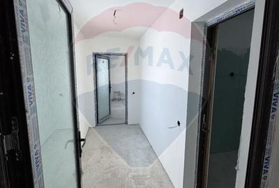 Casă cu 6 camere cu Teren 2952 Mp în Colceag - 13