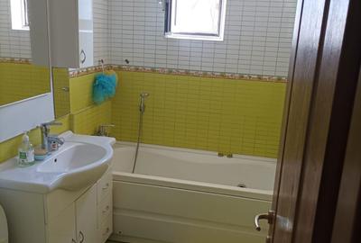 Apartament cu 3 camere decomandat în Nicolina - 5