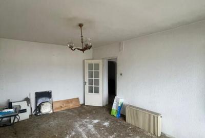 Apartament de 2 camere decomandat, 48 mp construiti, etaj 5, - 5