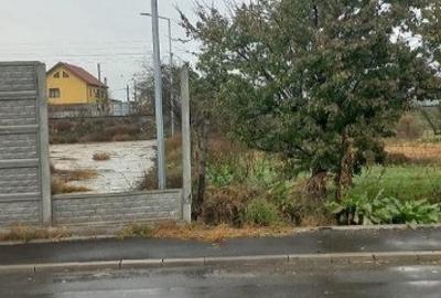 Teren de 3200 mp, în Valu lui Traian - 3