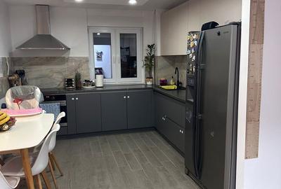 Apartament cu 3 camere decomandat în Nufărul - 2