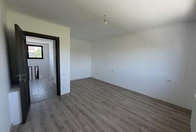 Casă cu 4 camere în Berceni - 1