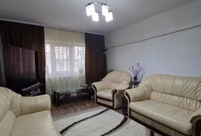 Apartament cu 3 camere decomandat, mobilat în Poarta 6 - 1
