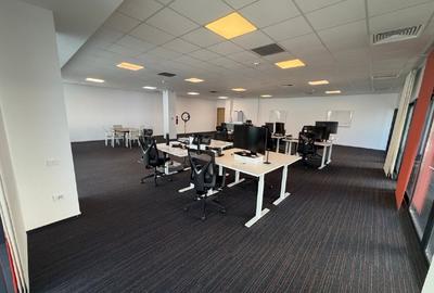 Office next to Promenada Mall with parking and private balcony - 11