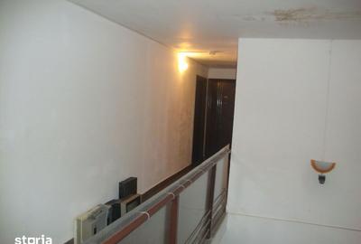 Apartament cu 4 camere semidecomandat în Central - 3