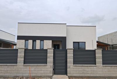Casa parter 4 camere, terasa acoperita Comision 0 % - 1