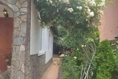 Casă cu 7 camere în Exterior Vest - 10