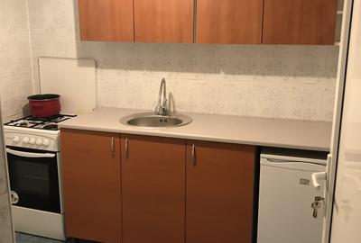 Apartament cu 2 camere semidecomandat în Progresul - 7