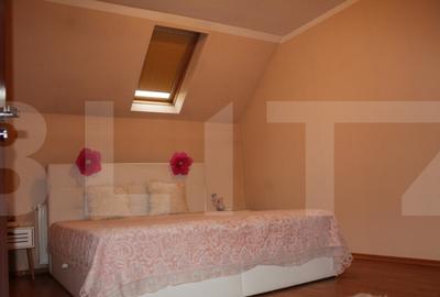 Casa cu etaj ?i spa?iu comercial, vedere la partia de sc - 4