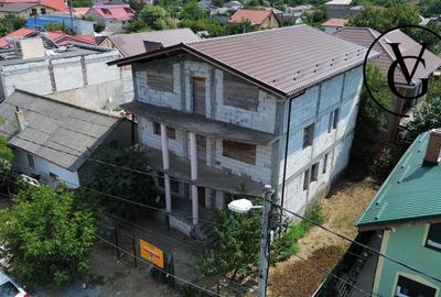 Casa P+1+M pretabila pensiune - Eforie Nord - 11 camere - 1